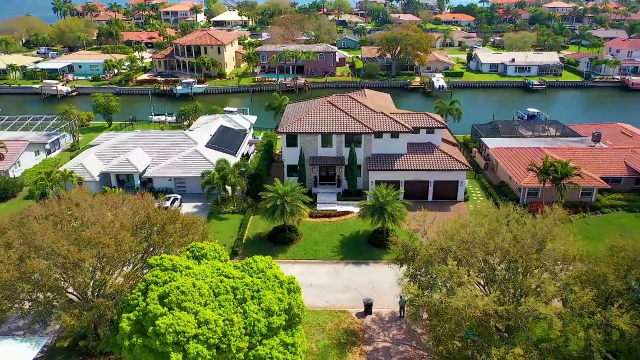 Aerial Venetian Isles setting