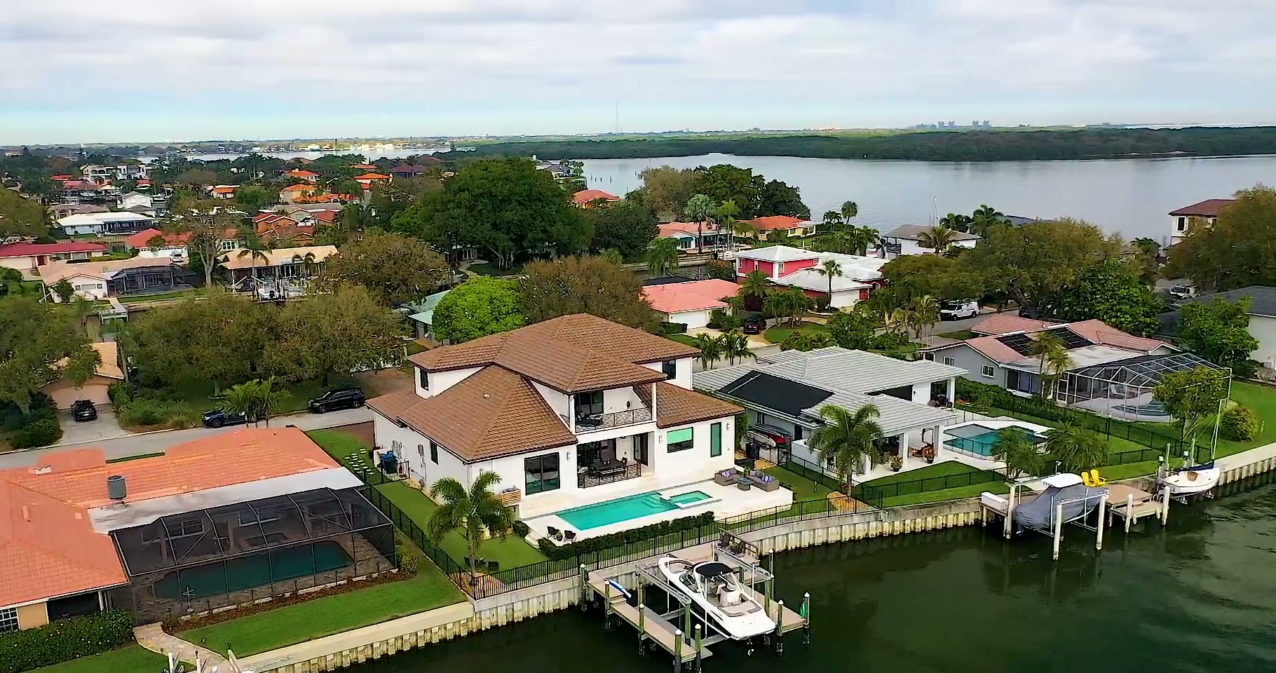 2060 Illinois Ave NE from above